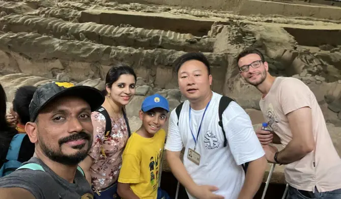 china-family-travel-to-xian-terracotta-army